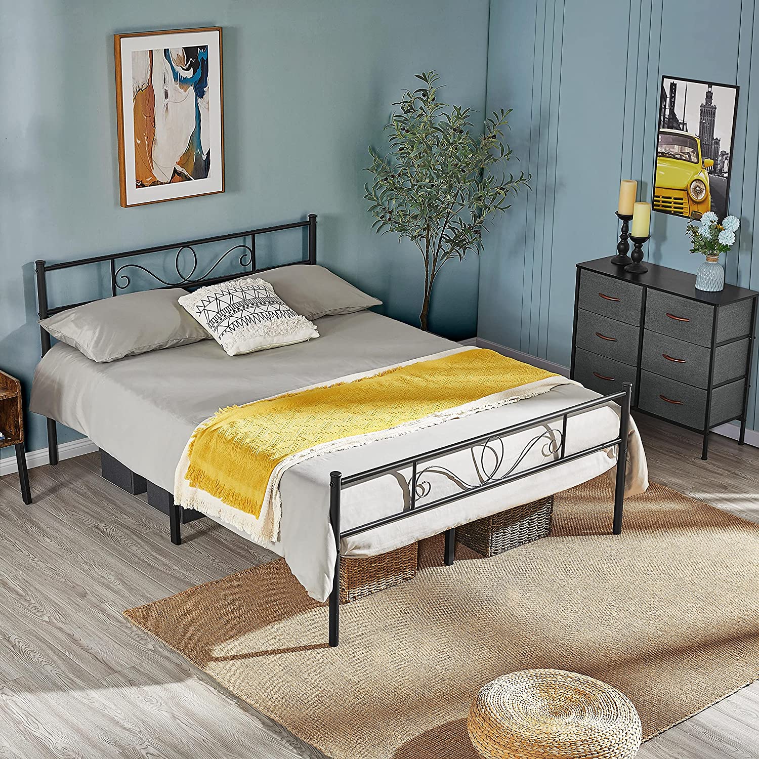 Yaheetech Metal Double Platform Bed 4ft6 Bed Frame Solid Bedstead Base with Scroll Design Headboard/Footboard Black